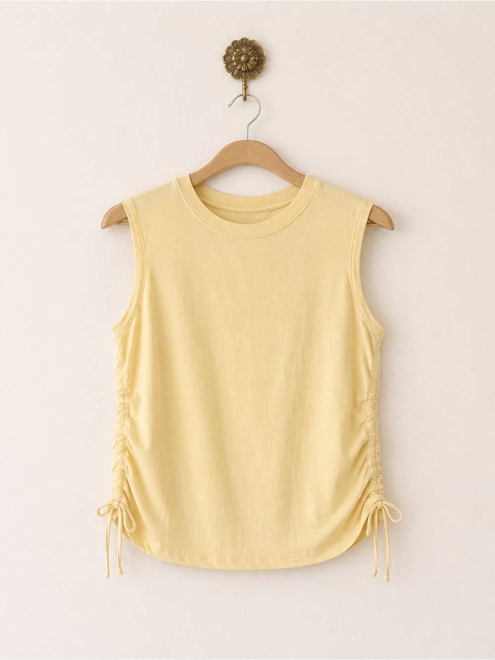 Olivia Rae pale yellow sleeveless crew neck tuched sides tank top S